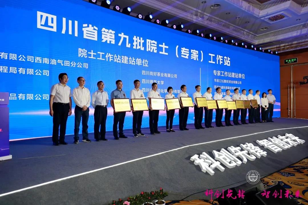 2-21060Q43K2121.jpg