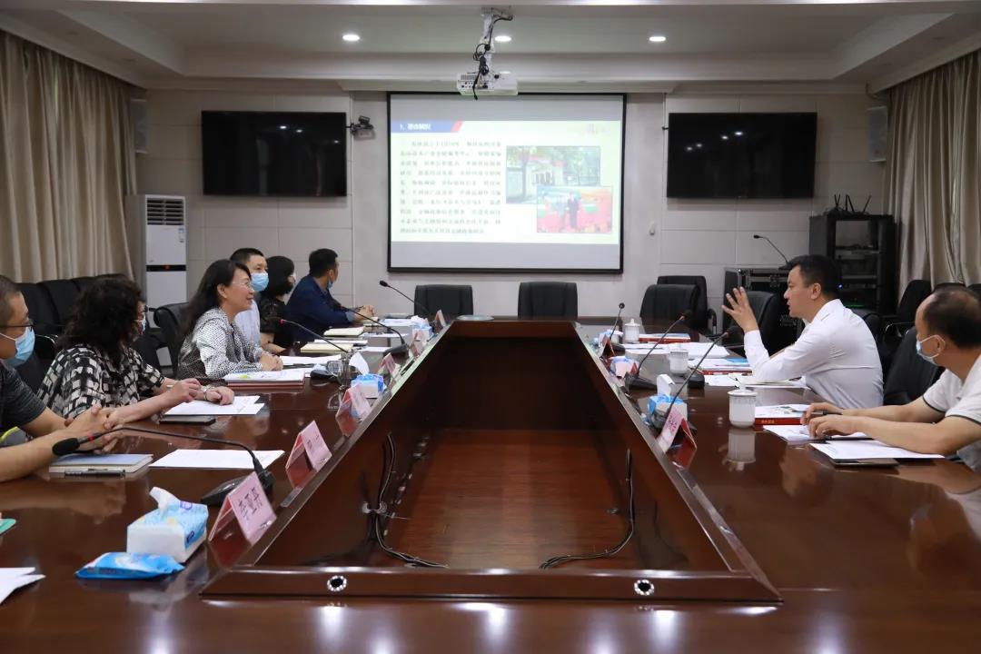 科技厅党组书记吴群刚调研四川省科学技术信息研究所(图2)