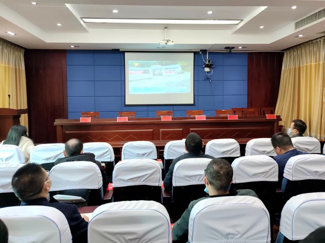 直面问题不遮掩，检视整顿强作风(图1)